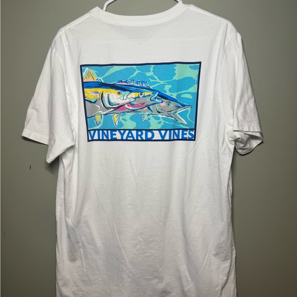 Vineyard Vines White Fish Graphic T-Shirt - Picture 1 of 7